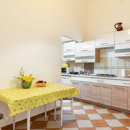 Apartment Izabella *