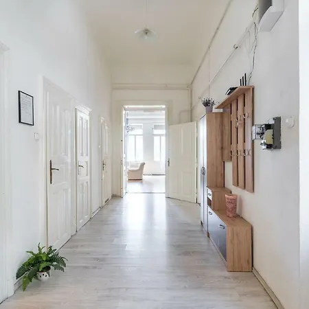 Izabella Home Budapest * Budapest